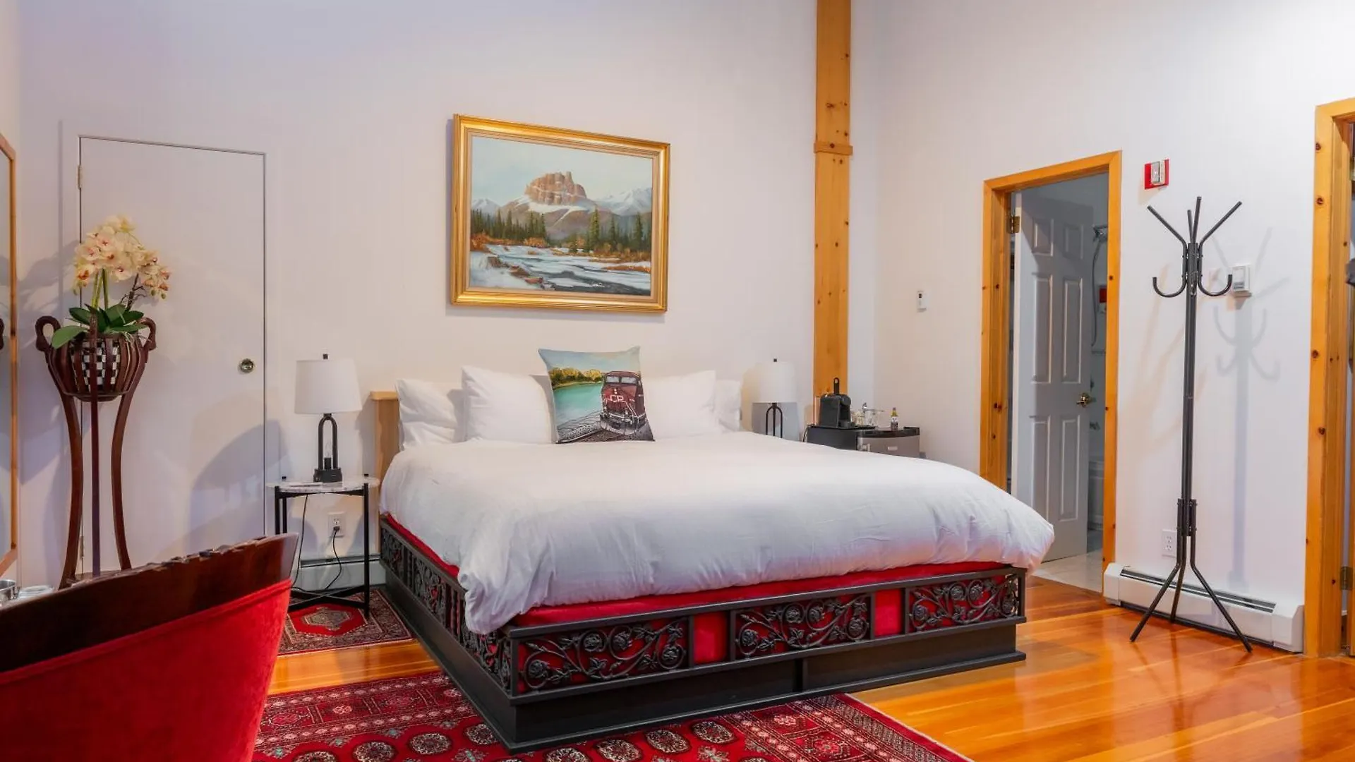 Beaujolais Boutique B&B At Thea'S House- Adults Only Banff Bed & Breakfast
